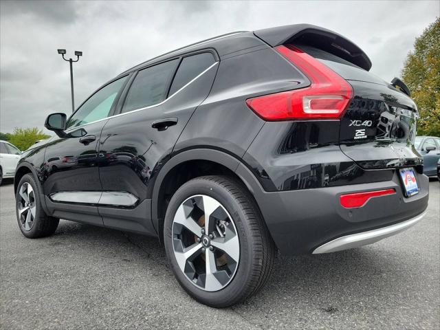 2025 Volvo XC40 B5 Core Bright Theme