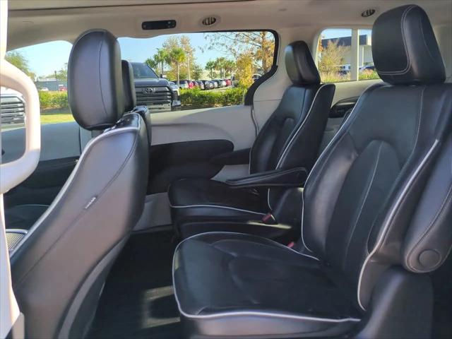 2022 Chrysler Pacifica Hybrid Limited