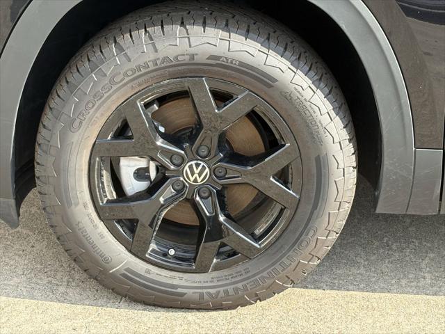 2024 Volkswagen Atlas 2.0T Peak Edition SEL