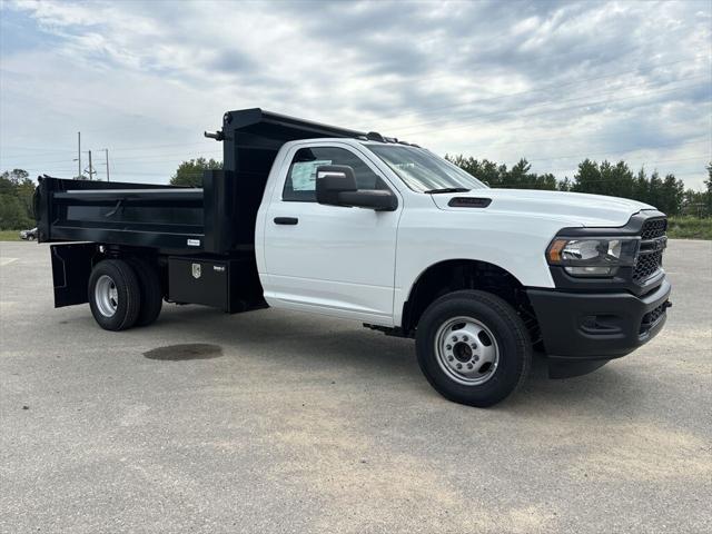 2024 RAM Ram 3500 Chassis Cab RAM 3500 TRADESMAN CHASSIS REGULAR CAB 4X4 84 CA 2024 RAM Ram 3500 Chassis Cab RAM 3500 TRADESMAN CHASSIS REGULAR CAB 4X4 84 CA