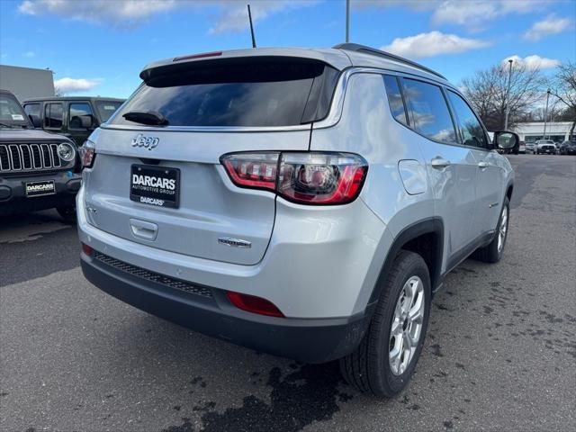 2025 Jeep Compass COMPASS LATITUDE 4X4
