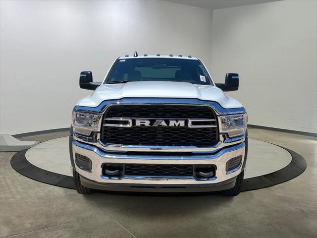 2024 RAM Ram 5500 Chassis Cab RAM 5500 TRADESMAN CHASSIS REGULAR CAB 4X4 84 CA
