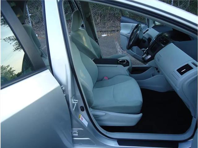 2012 Toyota Prius v Two