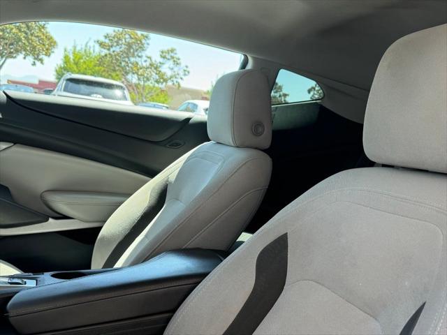 2022 Chevrolet Camaro RWD Coupe 1LT