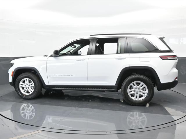 2024 Jeep Grand Cherokee GRAND CHEROKEE LAREDO 4X2