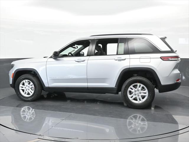 2024 Jeep Grand Cherokee GRAND CHEROKEE LAREDO 4X2