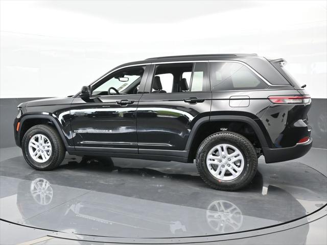 2024 Jeep Grand Cherokee GRAND CHEROKEE LAREDO 4X2