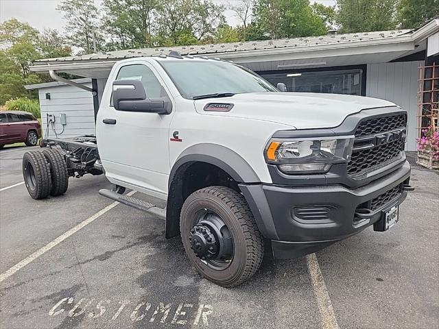 2024 RAM Ram 5500 Chassis Cab RAM 5500 TRADESMAN CHASSIS REGULAR CAB 4X4 84 CA 2024 RAM Ram 5500 Chassis Cab RAM 5500 TRADESMAN CHASSIS REGULAR CAB 4X4 84 CA