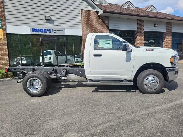 2024 RAM Ram 3500 Chassis Cab RAM 3500 TRADESMAN CHASSIS REGULAR CAB 4X4 60 CA