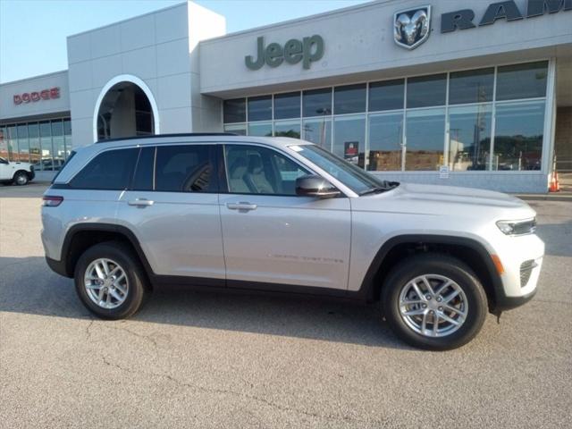 2024 Jeep Grand Cherokee GRAND CHEROKEE LAREDO X 4X4