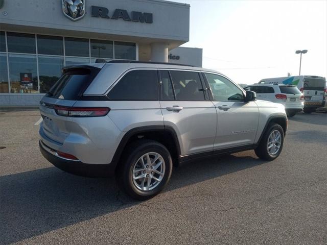 2024 Jeep Grand Cherokee GRAND CHEROKEE LAREDO X 4X4