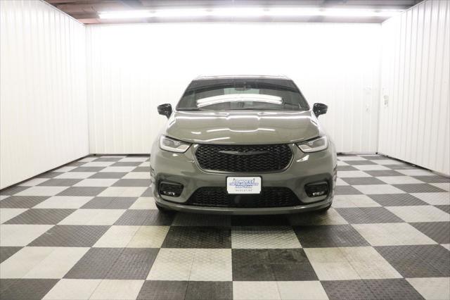 2024 Chrysler Pacifica Hybrid PACIFICA PLUG-IN HYBRID S APPEARANCE