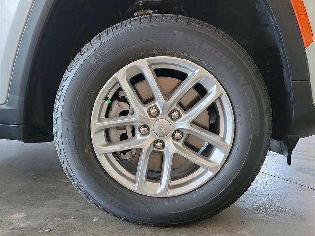 2024 Jeep Grand Cherokee GRAND CHEROKEE L LAREDO X 4X4