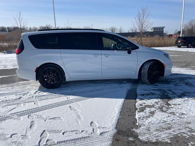 2024 Chrysler Pacifica PACIFICA TOURING L