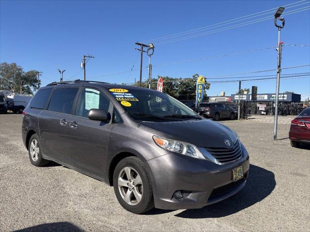 2013 Toyota Sienna XLE 7 Passenger