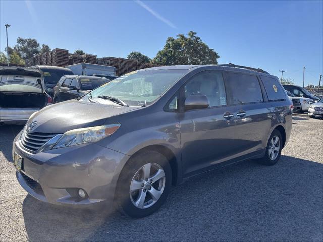 2013 Toyota Sienna XLE 7 Passenger