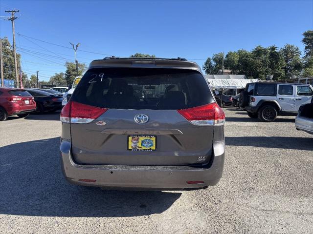 2013 Toyota Sienna XLE 7 Passenger