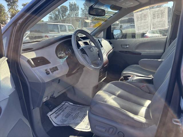 2013 Toyota Sienna XLE 7 Passenger