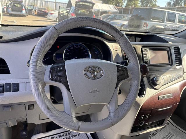 2013 Toyota Sienna XLE 7 Passenger