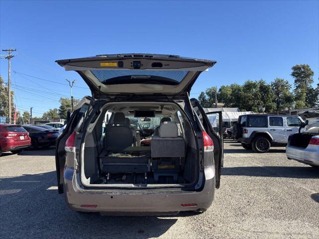 2013 Toyota Sienna XLE 7 Passenger