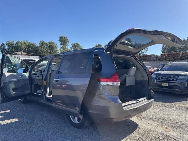 2013 Toyota Sienna XLE 7 Passenger