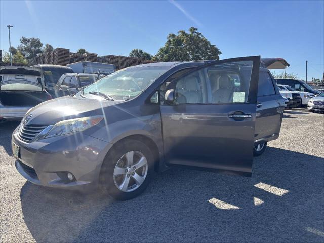 2013 Toyota Sienna XLE 7 Passenger