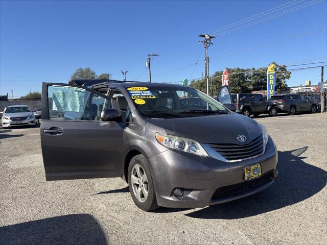 2013 Toyota Sienna XLE 7 Passenger