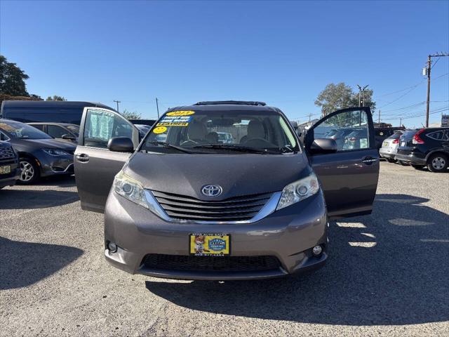 2013 Toyota Sienna XLE 7 Passenger