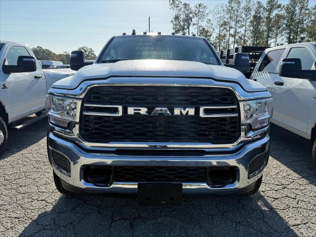 2024 RAM Ram 5500 Chassis Cab RAM 5500 TRADESMAN CHASSIS CREW CAB 4X4 84 CA