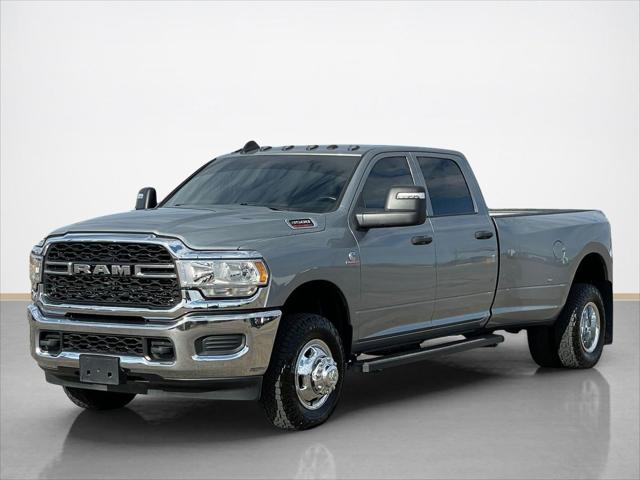 2024 RAM 3500 Tradesman Crew Cab 4x4 8 Box