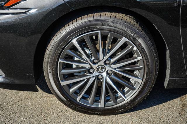 2025 Lexus ES ES 300h