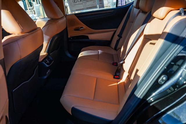 2025 Lexus ES ES 300h