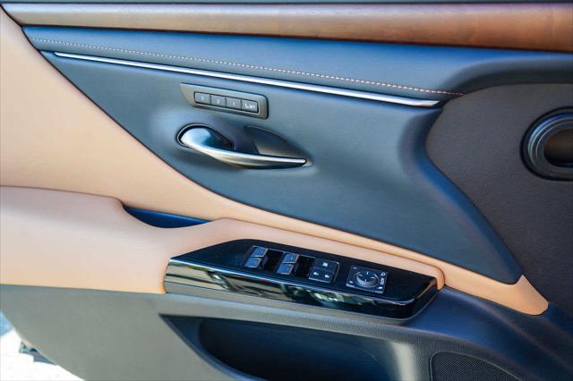 2025 Lexus ES ES 300h