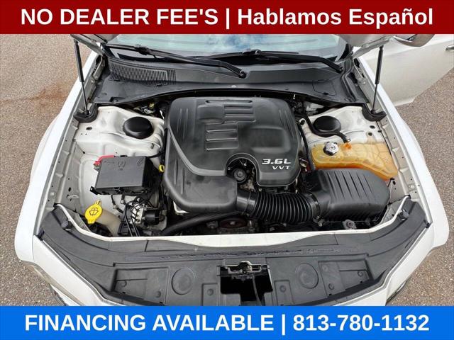 2011 Chrysler 300 Base 4dr Sedan