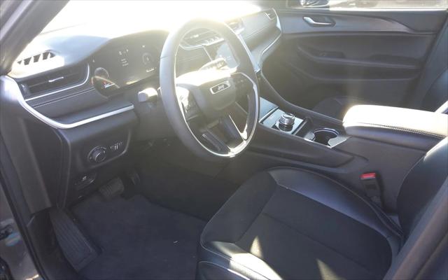 2024 Jeep Grand Cherokee L Altitude 4x2