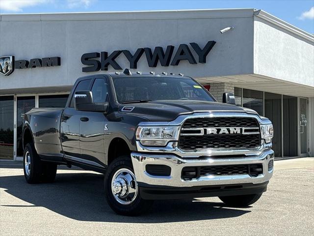 2024 RAM Ram 3500 RAM 3500 TRADESMAN CREW CAB 4X4 8 BOX