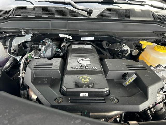 2024 RAM Ram 3500 RAM 3500 LARAMIE CREW CAB 4X4 8 BOX