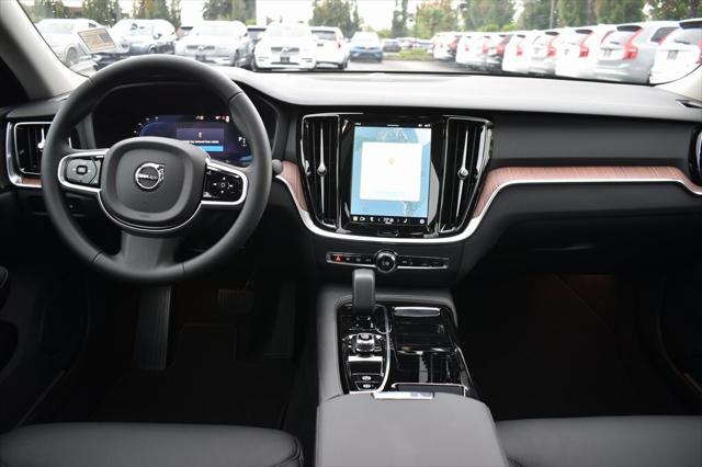 2025 Volvo S60 Plus