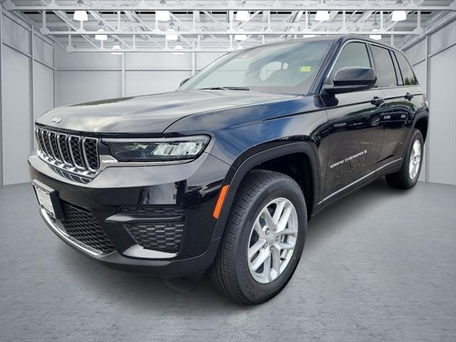 2024 Jeep Grand Cherokee GRAND CHEROKEE LAREDO X 4X4
