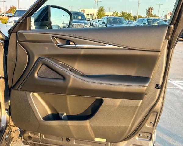 2024 INFINITI QX60 LUXE