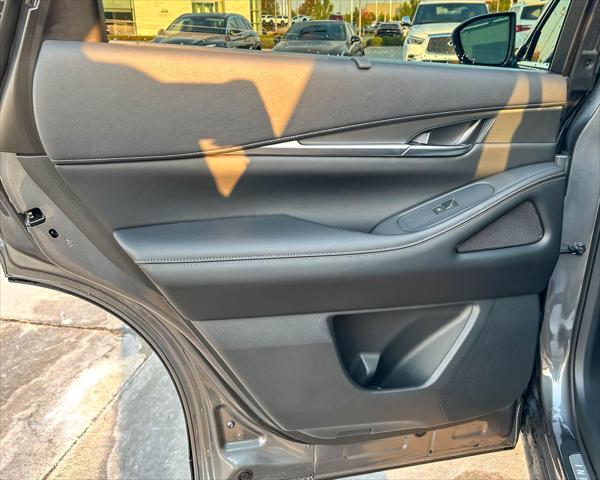 2024 INFINITI QX60 LUXE