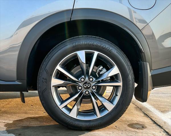 2024 INFINITI QX60 LUXE