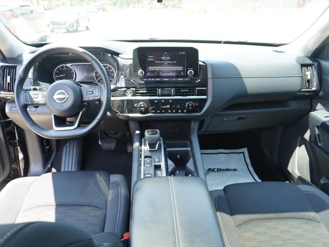2023 Nissan Pathfinder SV FWD