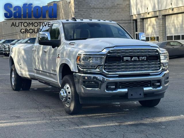 2024 RAM Ram 3500 RAM 3500 LIMITED CREW CAB 4X4 8 BOX