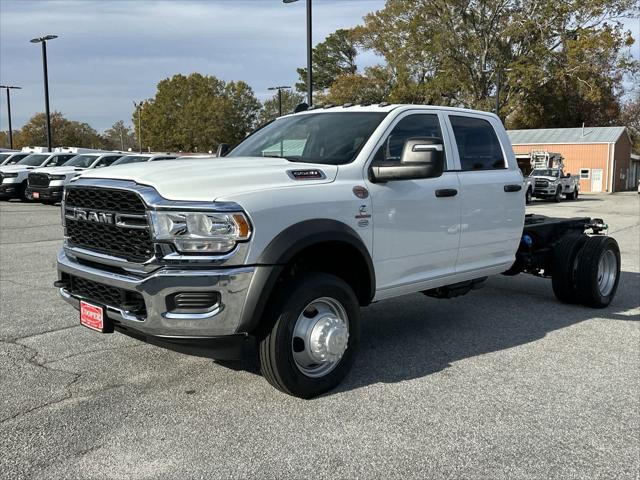 2024 RAM Ram 5500 Chassis Cab RAM 5500 TRADESMAN CHASSIS CREW CAB 4X4 60 CA