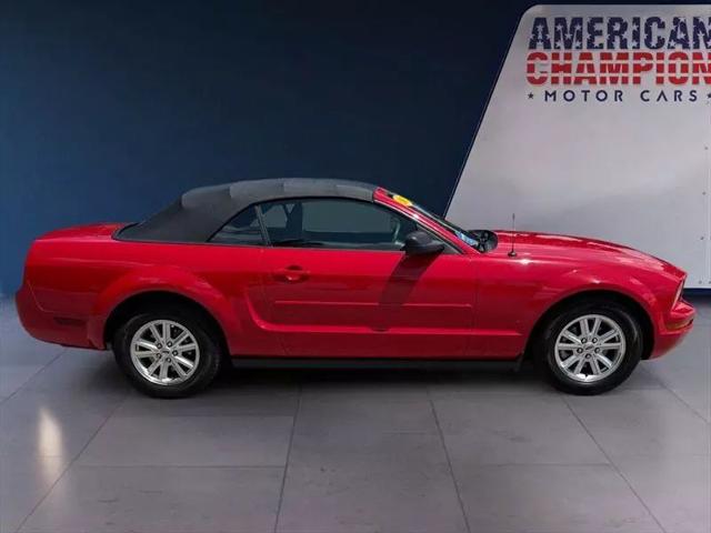 2007 Ford Mustang V6 Deluxe