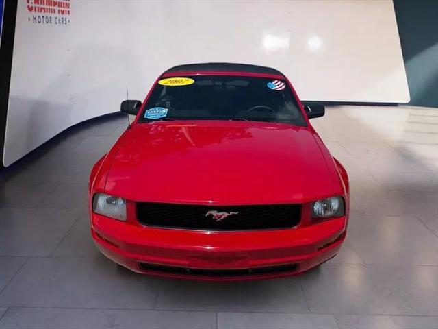 2007 Ford Mustang V6 Deluxe