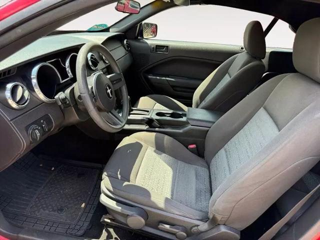 2007 Ford Mustang V6 Deluxe