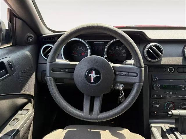 2007 Ford Mustang V6 Deluxe