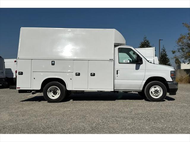 2025 Ford E-350 Cutaway E-Series Cutaway